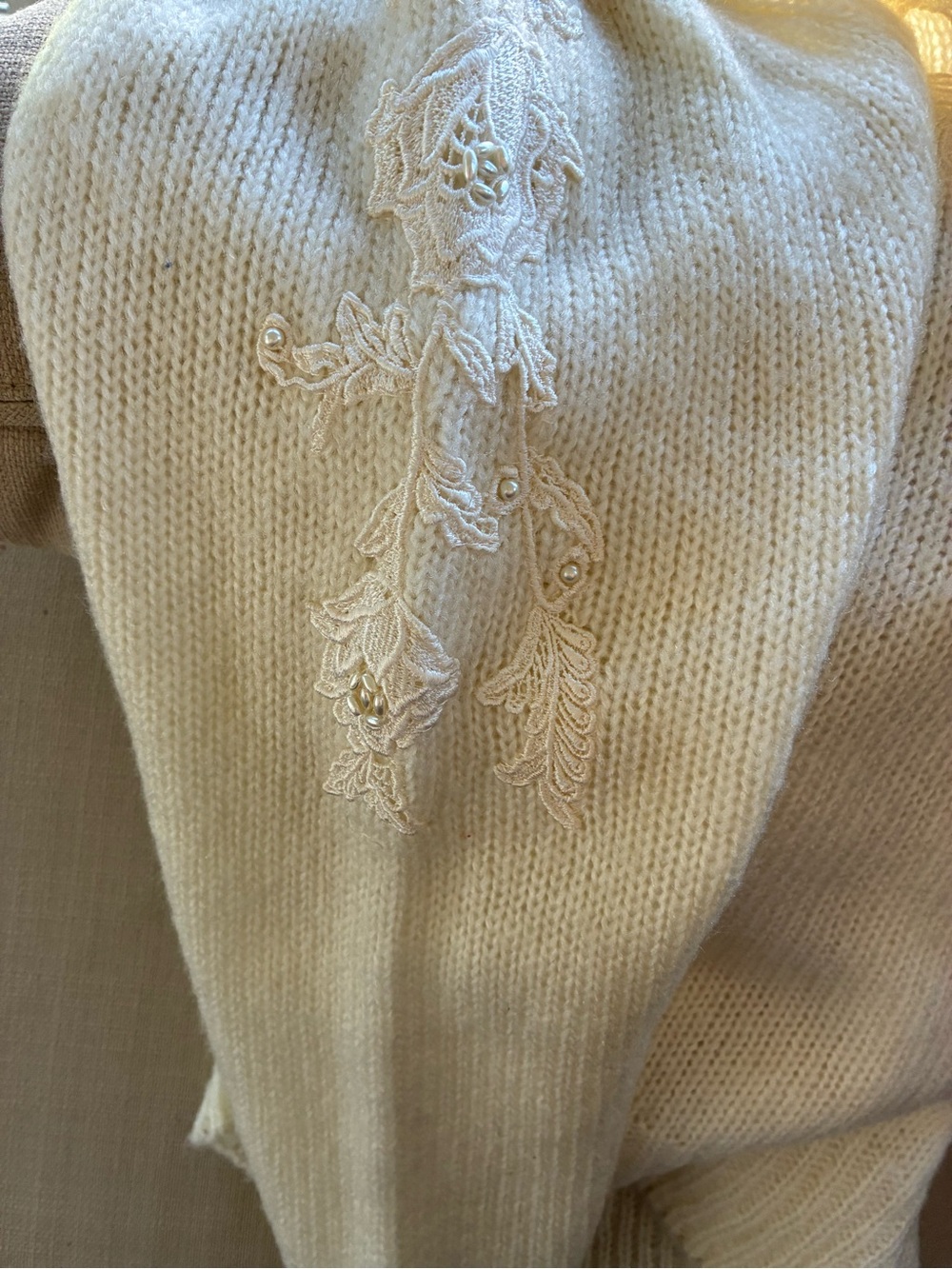 Vintage Dana Ashley Sweater lace beaded cream shoulder pads size M 80’s - Picture 8 of 8